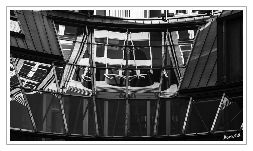 Fensterfront
Neusser Rathaus
Schlüsselwörter: 2024