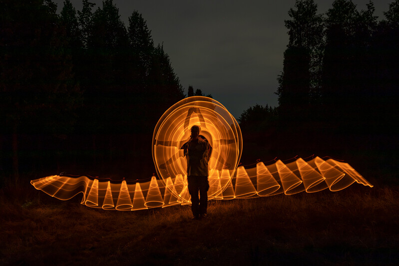 Aus dem Dunklen heraus
Marianne
Schlüsselwörter: Lichtmalerei; Lightpainting; 2020