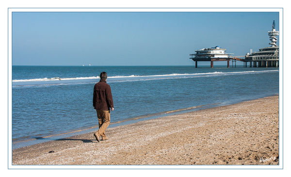 Strandsparziergang
Schlüsselwörter: Holland Scheveningen Strand Dünen