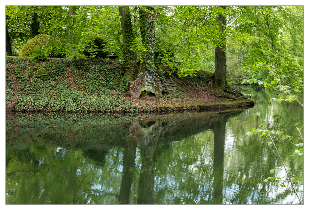 Spiegelungen "Naturfarbe Grün"
Marianne
Schlüsselwörter: 2021