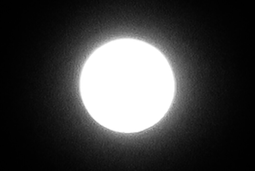 Schwarz / Weiß "Mond"
Verena
Schlüsselwörter: 2024