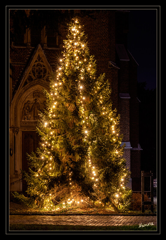 Weihnachtsbaum
Schlüsselwörter: 2020