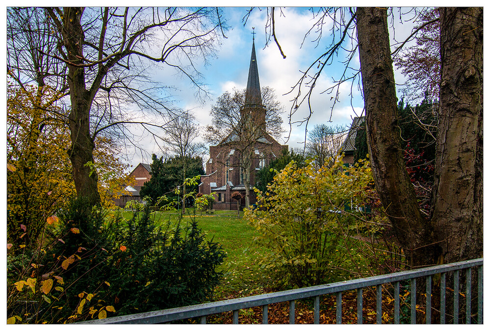 Weitwinkel "Unsere Dorfkirche"
Marianne
Schlüsselwörter: 2021