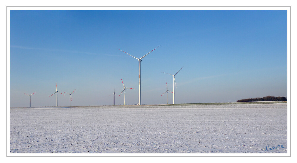 Wintereinbruch
mit tagelangen Frost und Schnee. Wenn dann die Sonne scheint sieht es einfach herrlich aus.
Schlüsselwörter: Winter; Schnee;2021