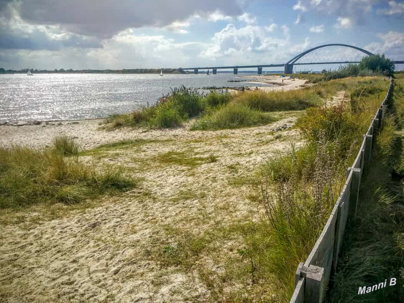 Fehmarnimpressionen
Die Fehmarnsundbrücke ist eine kombinierte Straßen- und Eisenbahnbrücke, die die Insel Fehmarn in der Ostsee mit dem Festland bei Großenbrode verbindet. laut Wikipedia
Schlüsselwörter: 2020; Ostsee; Fehmarn