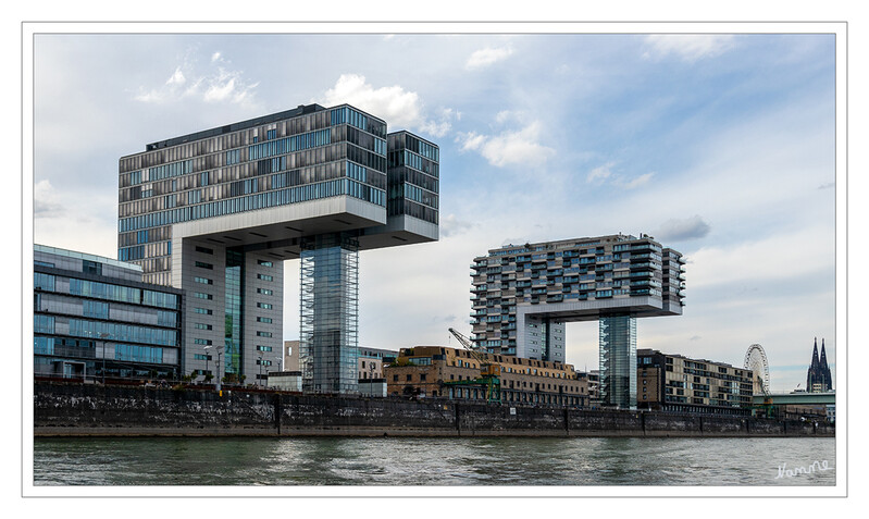 Bootstour
Kranhaus 1 und Kranhaus Nord
Das Kranhaus 1 zählt zu den gefragtesten Geschäftsadressen im neuen Hafenquartier.
Schlüsselwörter: Bootstour; Köln; Kranhäuser