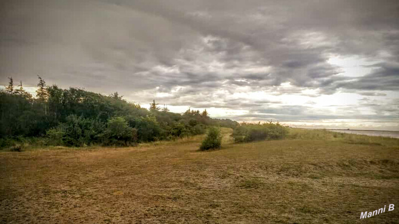 Fehmarnimpressionen
Die Regenfront baut sich auf.
Schlüsselwörter: 2020; Ostsee; Fehmarn