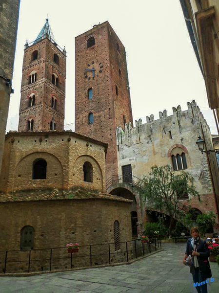 Albenga
Kampanile der Kathedrale und zwei Geschlechtertürme
Das Bild der Stadt wird von über zehn schlanken Geschlechtertürmen geprägt, von denen der höchste, die um 1300 von einer adligen Familie erbaute Torre del Comune, mehr als 60  Meter hoch ist. laut Wikipedia
Schlüsselwörter: Italien