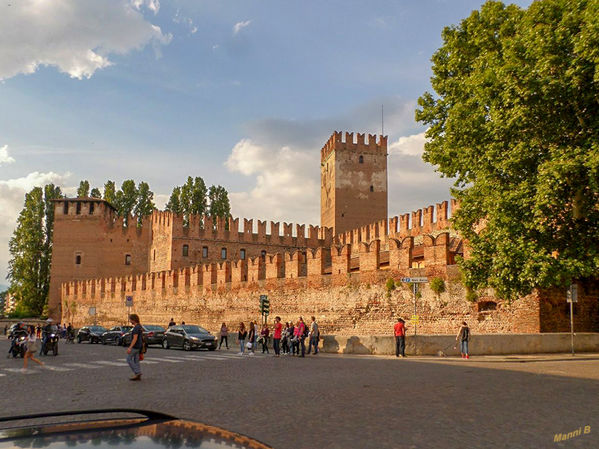Veronaimpressionen
Castelvecchio war die Kastellburg der Scaliger in Verona. Seit 1923 beherbergt das Gebäude ein Museum. laut Wikipedia

Schlüsselwörter: Italien