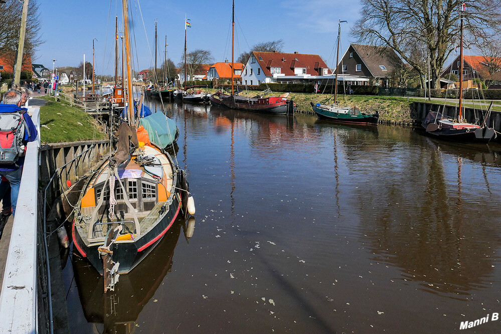 Carolinensiel
ist ein Stadtteil von Wittmund im gleichnamigen Landkreis in Niedersachsen. Namensgeberin des 1730 gegründeten Sielortes und Fischerdorfes war die Gemahlin Sophie Caroline des Ortsgründers Georg Albrecht von Ostfriesland. laut Wikipedia
Schlüsselwörter: 2022