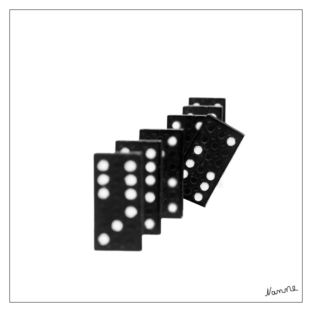 Minimalistisch in schwarz-weiß
Dominosteine
Schlüsselwörter: 2024