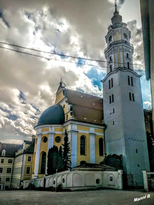 Donauwörth
Das Kloster Heilig Kreuz in Donauwörth ist eine ehemaliges Abtei der Benediktiner. laut Wikipedia
Schlüsselwörter: Bayern