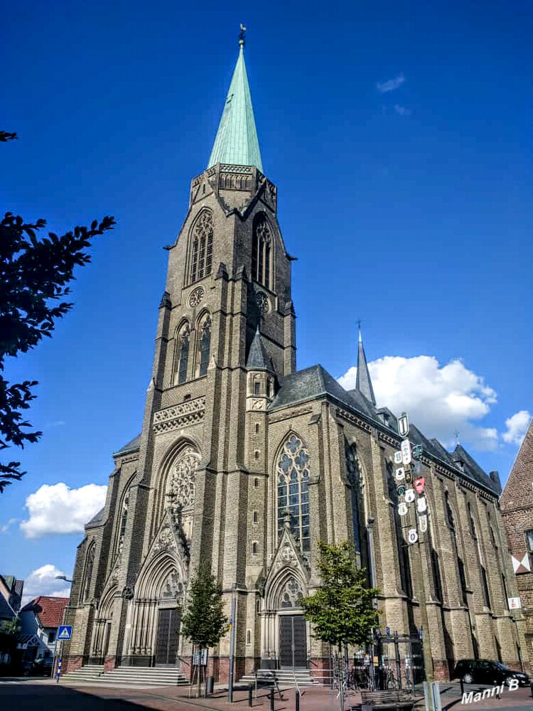 St. Johannes Kirche
Anrath
Schlüsselwörter: 2022