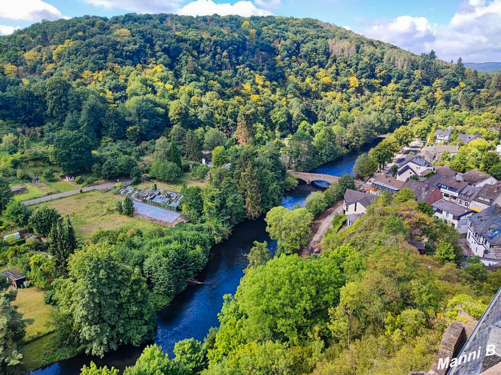 Eifeltour
Ausblick auf Burg Hengebach in Heimbach
Schlüsselwörter: Eifel