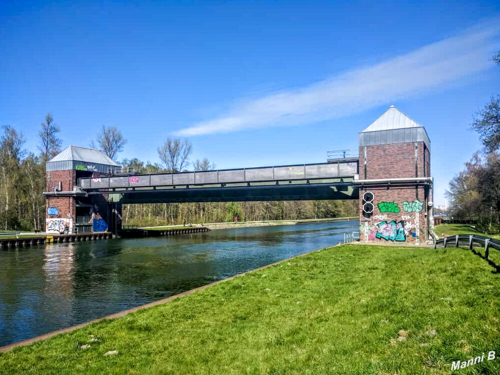 Kanalsperrwerk
Sperrtor am Dattel-Hamm-Kanal in Bergkamen
Schlüsselwörter: 2022