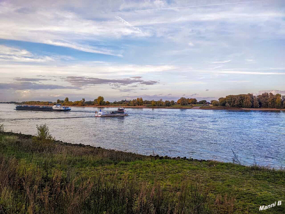 Rheinimpressionen
Die Fährsaison endet am 30.10.2022.
Schlüsselwörter: Xanten