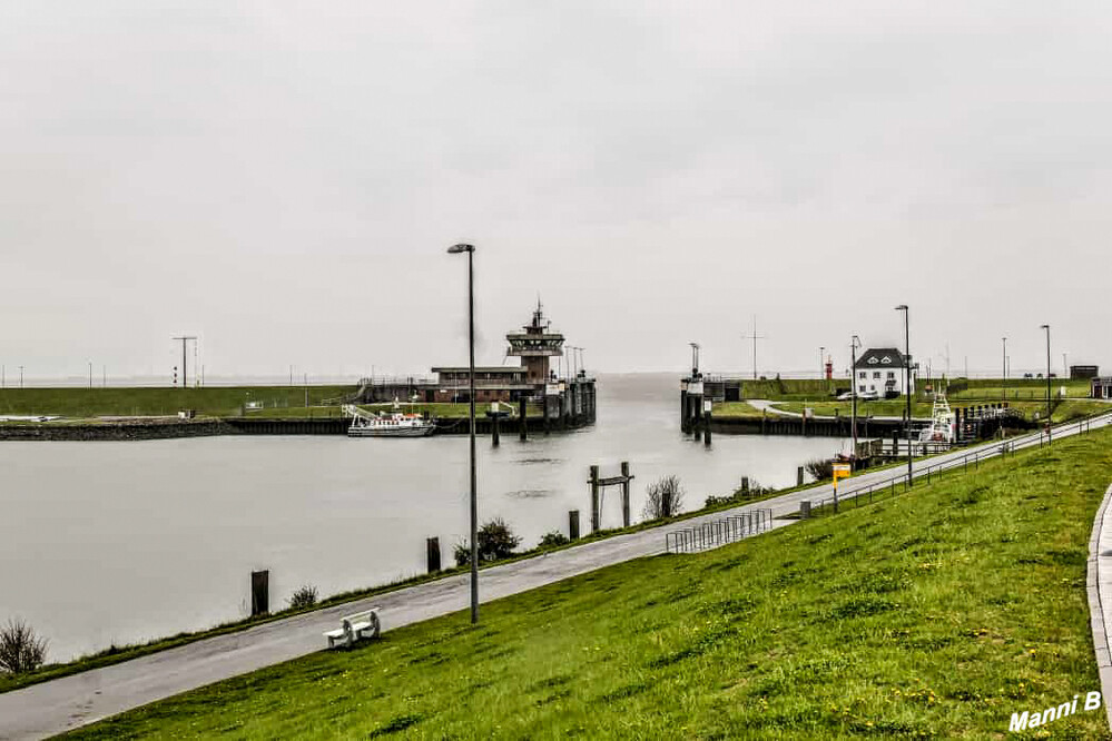 Büsum
ist eine Gemeinde im Kreis Dithmarschen in Schleswig-Holstein. Der Hafenort liegt direkt an der Nordsee
Schlüsselwörter: Schleswig-Holstein