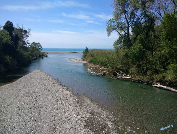 Ventimiglia
Ventimiglia ist eine Stadt in Norditalien in der Provinz Imperia in Ligurien mit 24.065 Einwohnern. Die Grenzstadt zu Frankreich liegt an der Riviera. laut Wikipedia
Schlüsselwörter: Ventimiglia ist eine Stadt in Norditalien in der Provinz Imperia in Ligurien mit 24.065 Einwohnern. Die Grenzstadt zu Frankreich liegt an der Riviera. 