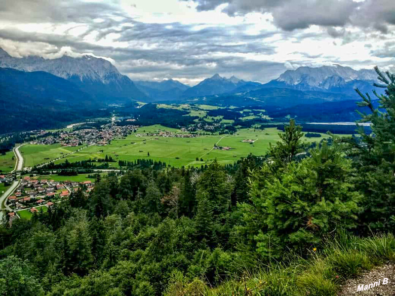 Blick
vom Krepelschroffen in das Isatal
Schlüsselwörter: Bayern