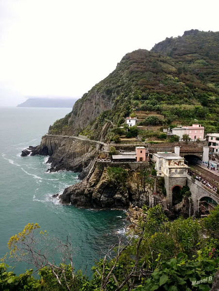 Rio Maggiore
(ligurisch Rimasùu) ist eine italienische Gemeinde mit 1496 Einwohnern (Stand 31. Dezember 2017) in der Provinz La Spezia und das östlichste der fünf Dörfer der Cinque Terre. laut Wikipedia
Schlüsselwörter: Italien