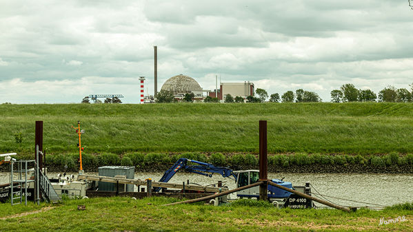 Atomkraftwerk Stade
Das Kernkraftwerk Stade wurde von 1972 bis 2003 in Stadersand nahe der Schwingemündung an der Elbe betrieben. Es war das erste nach dem Atomausstieg stillgelegte Kernkraftwerk Deutschlands und befindet sich zurzeit im Rückbau. laut Wikipedia
Schlüsselwörter: Cuxhaven