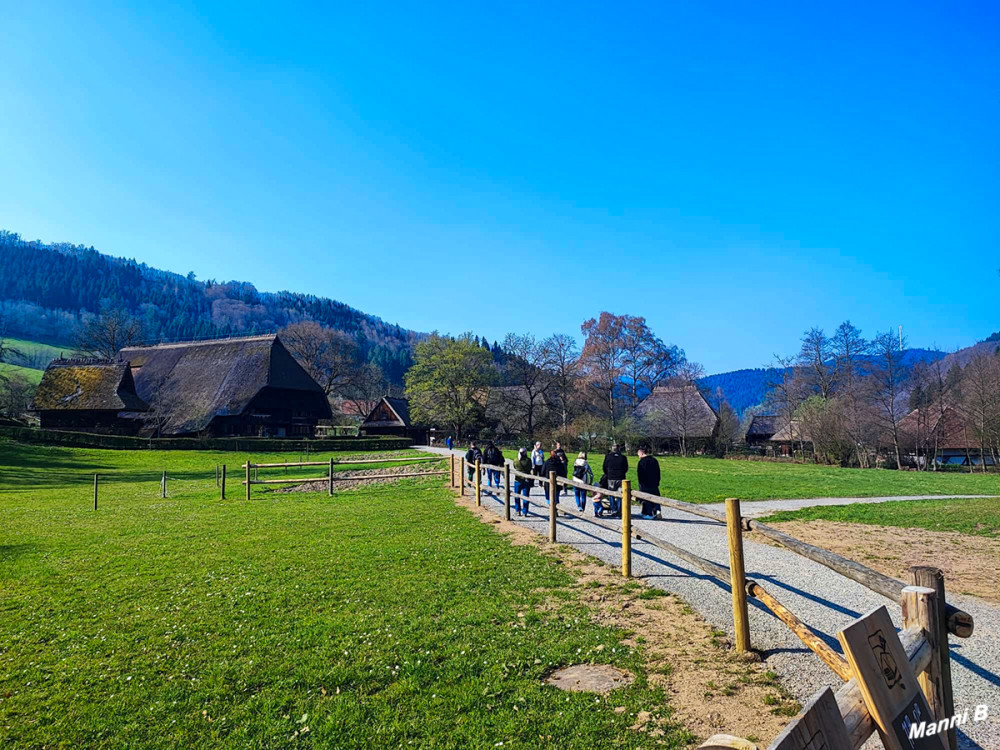 Schwarzwälder Freilichtmuseum Vogtsbauernhof
Das Schwarzwälder Freilichtmuseum Vogtsbauernhof in Gutach ist ein 1964 gegründetes Freilichtmuseum in Baden-Württemberg. lt.Wikipedia
Schlüsselwörter: 2026