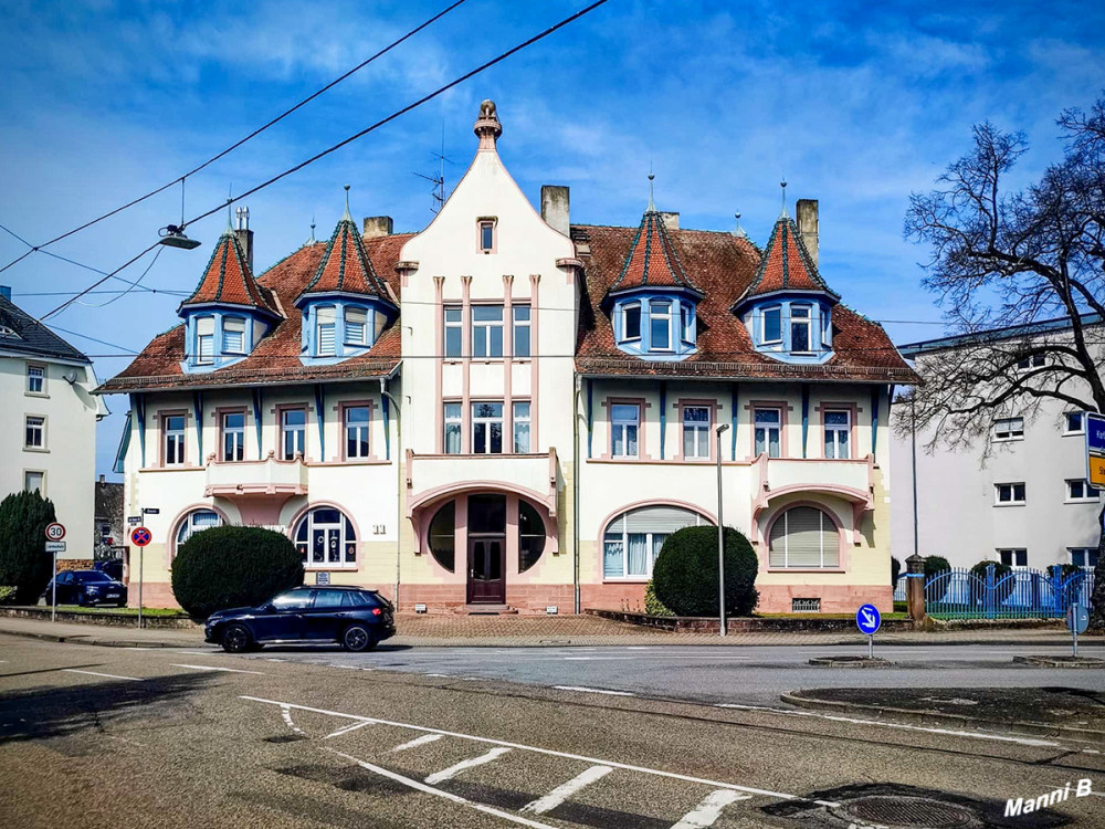 Rastatt
ist eine Mittelstadt in Baden-Württemberg, etwa 22 Kilometer südwestlich von Karlsruhe und etwa zwölf Kilometer nördlich von Baden-Baden. Sie ist die Kreisstadt und größte Stadt des Landkreises Rastatt lt. Wikipedia
Schlüsselwörter: 2026