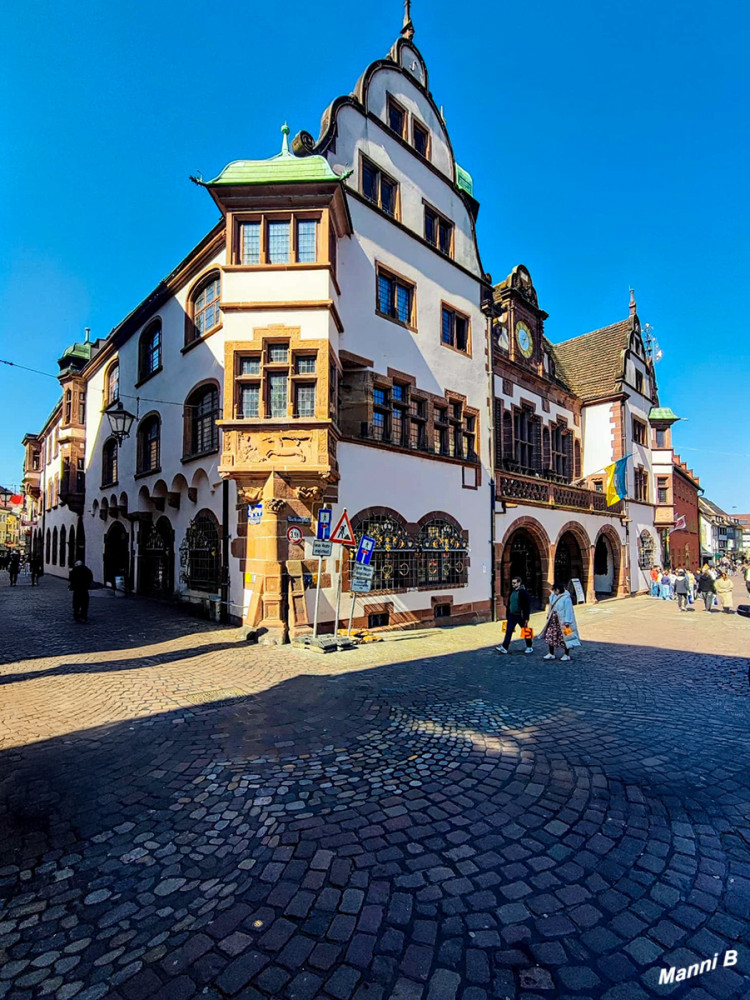 Freiburg im Breisgau - Rathaus
Das Neue Rathaus in Freiburg ist mit seinen Renaissance-Giebeln, Arkaden und Erkerfenstern ein Wahrzeichen am Rathausplatz. lt. getyourguide
Schlüsselwörter: 2026