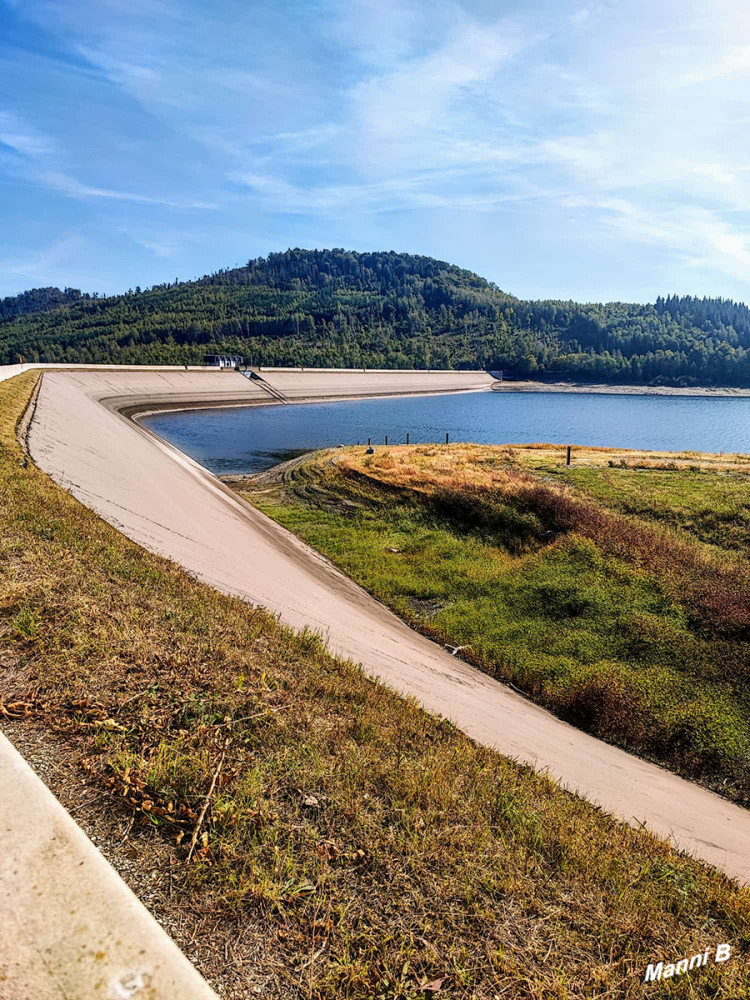 Granetalsperre
Staumauer
Am Parkplatz der Staumauer befindet sich das Wasserwerk der Harzwasserwerke. lt. harzspots
Schlüsselwörter: 2025