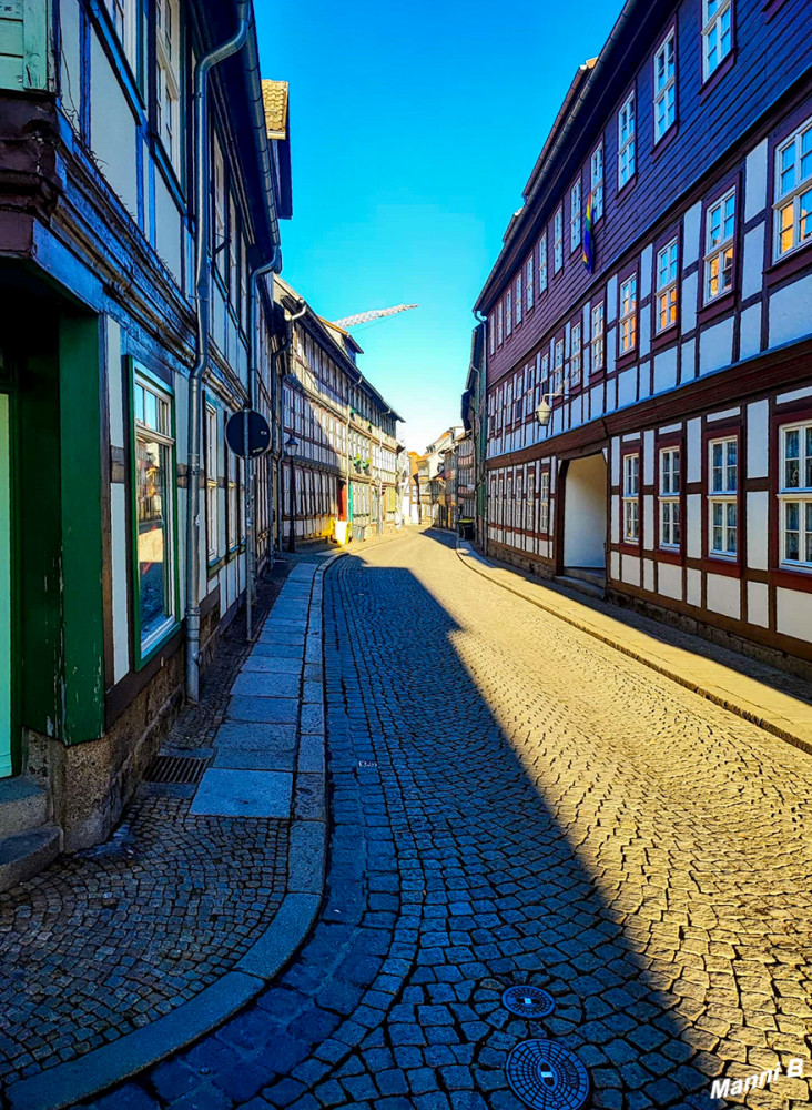Wernigerode
Viele Besucher kennen Wernigerode nur als Ausgangspunkt für eine Fahrt mit der Harzer Schmalspurbahn auf den Brocken. Doch das Städtchen im Ostharz hat einiges mehr zu bieten. In den mittelalterlichen Gassen stehen Hunderte stilvoll restaurierte Fachwerkhäuser. lt. ndr
Schlüsselwörter: 2025