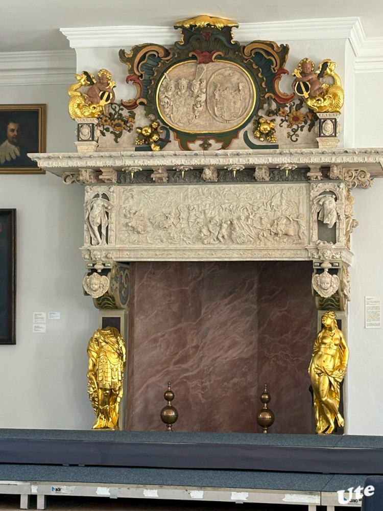 Impressionen Schloss vor Husum
Noch ein Kamin
Schlüsselwörter: 2026