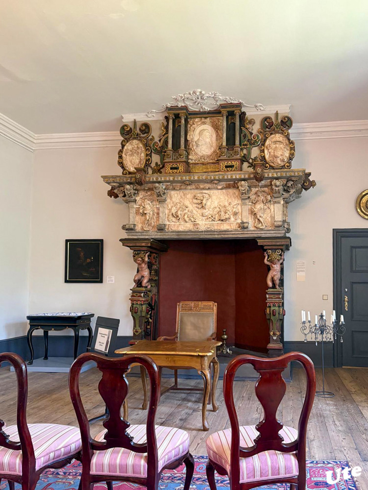 Impressionen Schloss vor Husum
Kamin
Schlüsselwörter: 2026