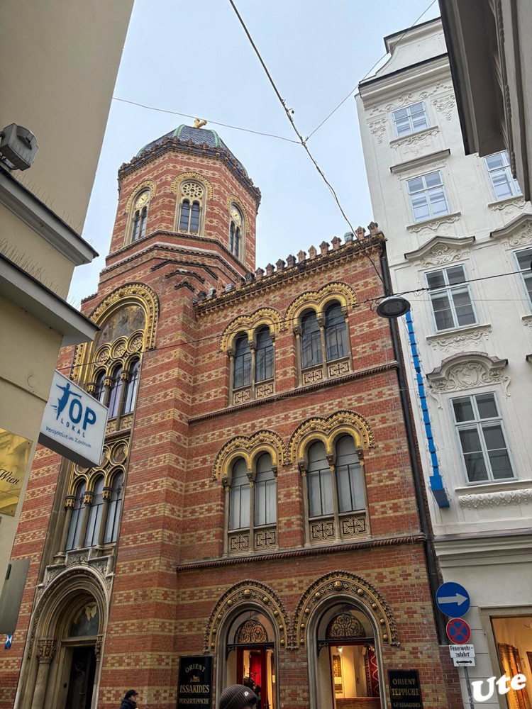 Wien
Ein Teppichgeschäft in der Innenstadt
Schlüsselwörter: 2026