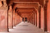 12_Fatehpur_Sikri_Saeulengang_02.jpg