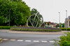 Dateiname=Frei_Perla_Skulptur_-Drei_Ringe-_im_Kreisverkeh.jpg
Dateigröße=933KB
Abmessungen: 1200x795
hinzugefügt am: 21. August 2024 Frei_Perla_Skulptur_-Drei_Ringe-_im_Kreisverkeh.jpg