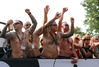 Dateiname=Loveparade__Wagen_07.jpg
Dateigröße=289KB
Abmessungen: 850x576
hinzugefügt am: 26. August 2007 Loveparade__Wagen_07.jpg