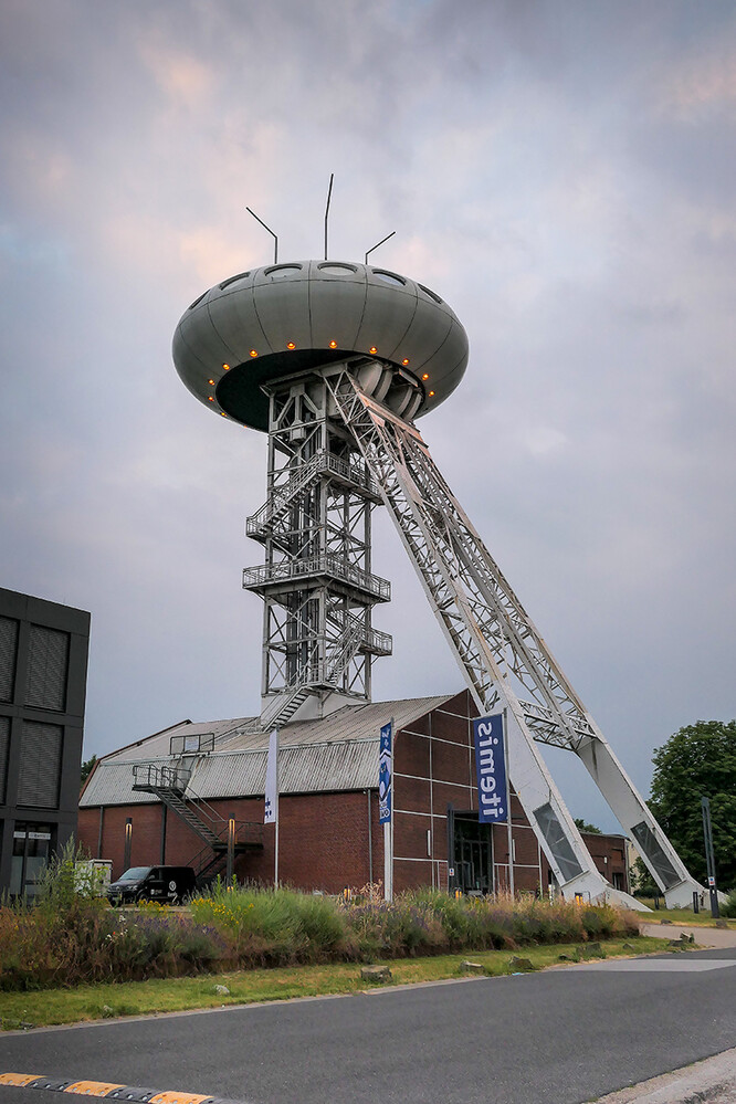 Fotoausflug am 24.06 2021 "Colani Ei"
Manni
Schlüsselwörter: 2021