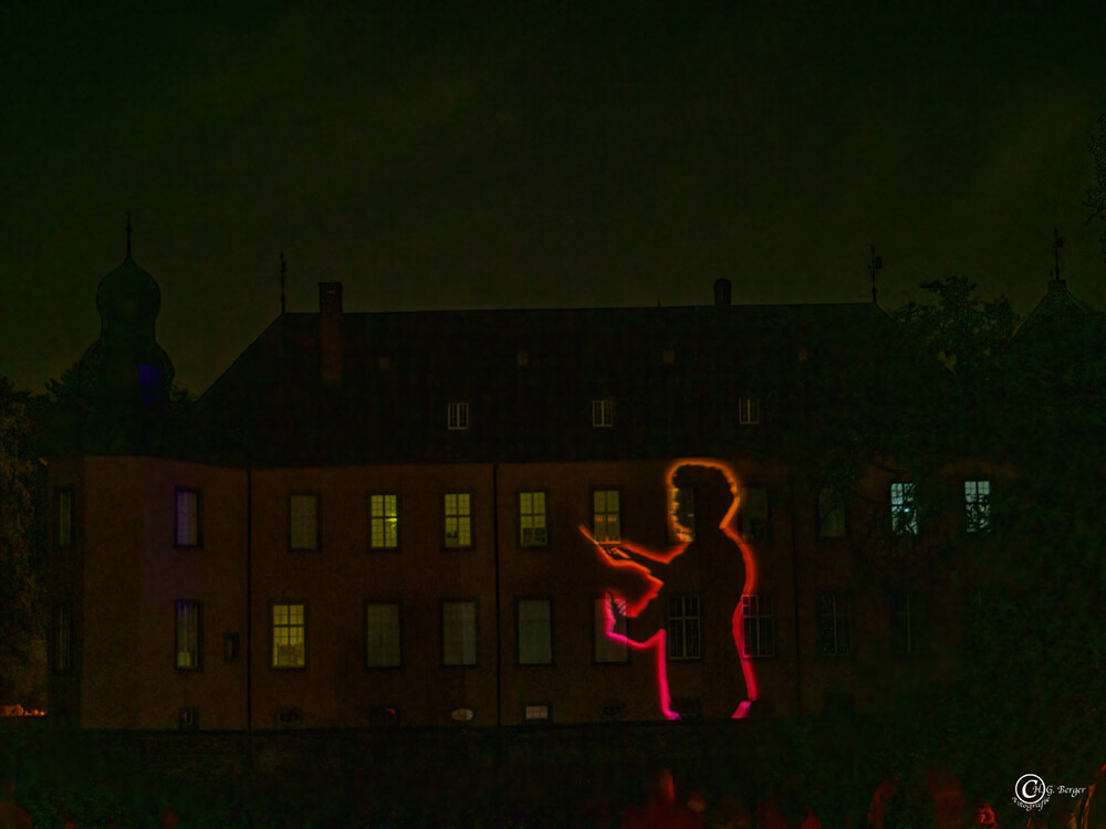 Lichtfestival Schloss Dyck MrBeam
Gerd
Schlüsselwörter: 2021