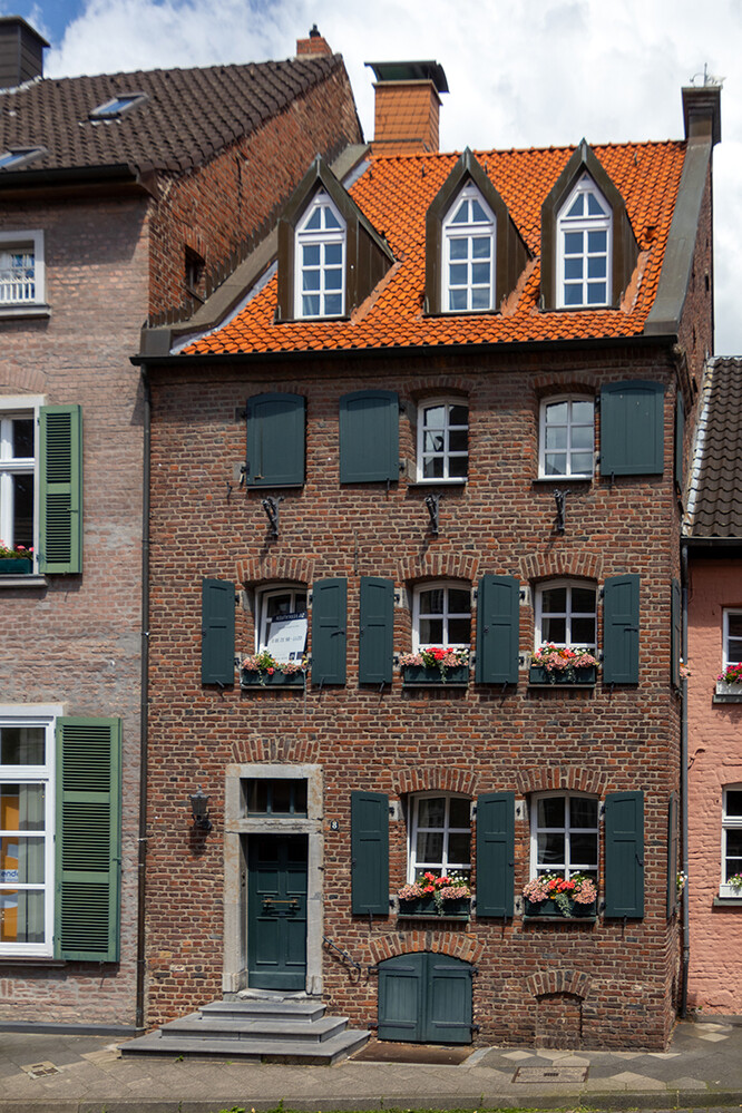 Kaiserswerth Altes Haus
Marianne
Schlüsselwörter: 2024