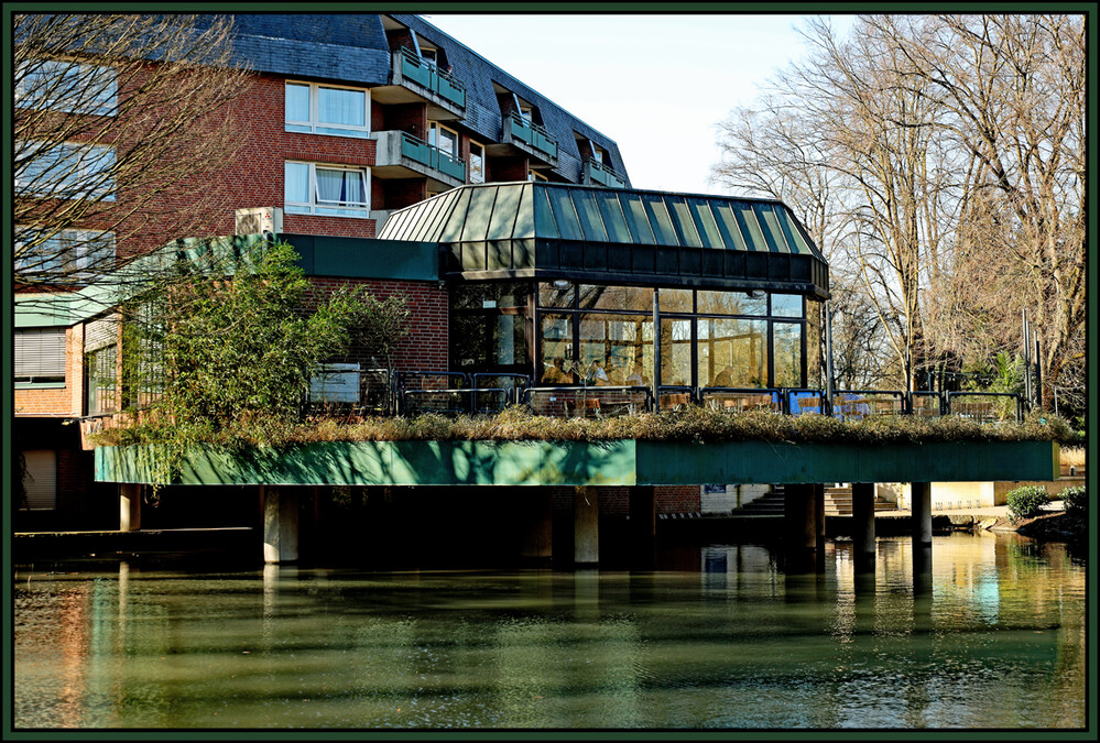 Architektur und Details "Gaststätte am Wasser"
Elise
Schlüsselwörter: 2022