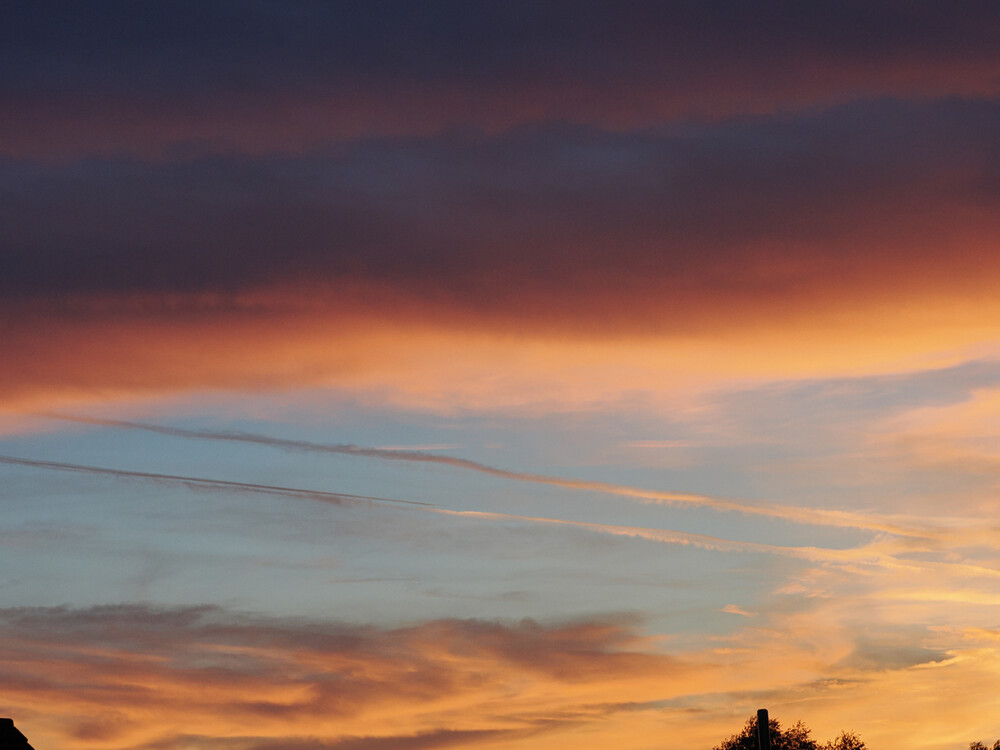 Frei "6.10.23 Sonnenuntergang über Grefrath"
Gerd
Schlüsselwörter: 2023