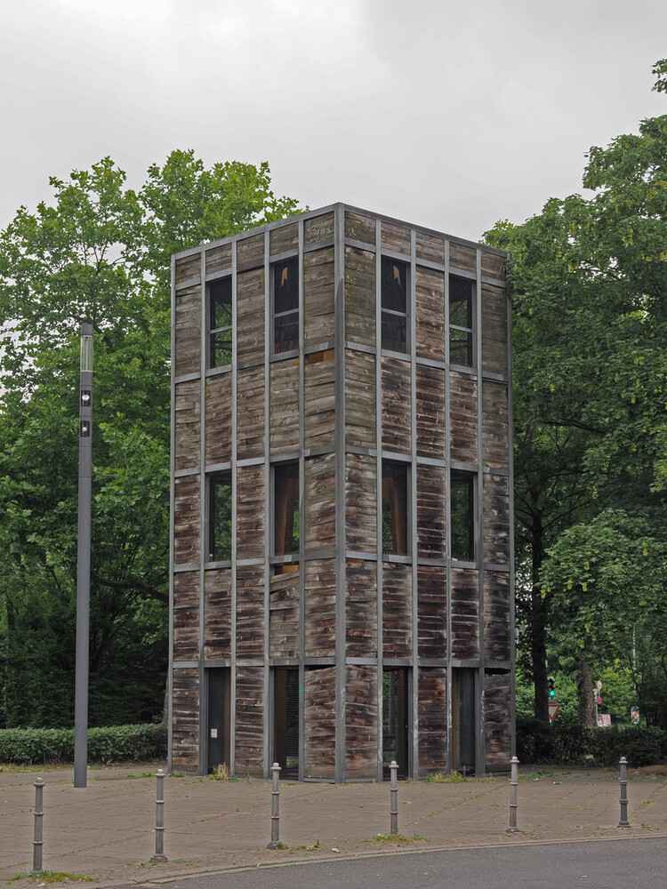 Kunst im öffentlichen Raum "Kommunikationsröhre, Holzturm" 
von Haus Rucker
Gerd
Schlüsselwörter: 2022