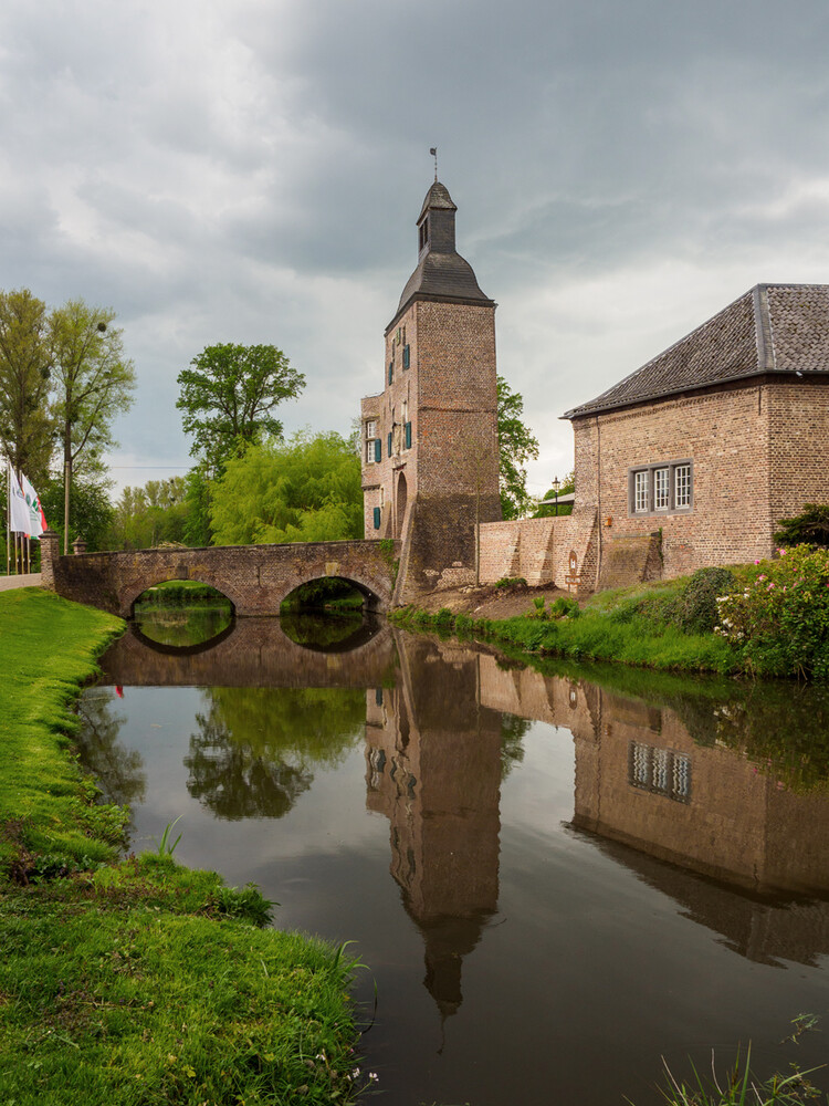 Spiegelung "Schloss Myllendonk Torhaus"
Gerd
Schlüsselwörter: 2021