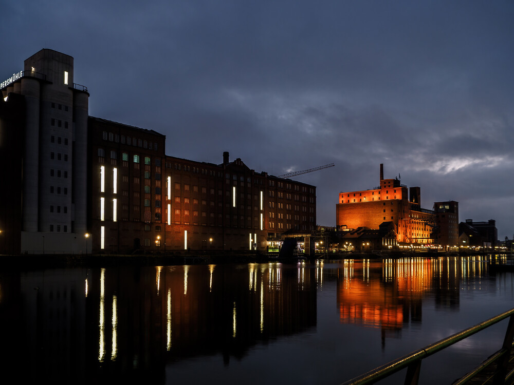 Weitwinkel "Duisburg Hafen"
Gerd
Schlüsselwörter: 2021