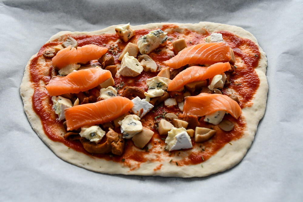 Lebensmittel auch Gerichte "Pizza vorbereitet"
Roland
Schlüsselwörter: 2024