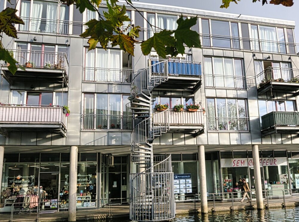 Treppen "Feuertreppe"
Verena
Schlüsselwörter: 2024