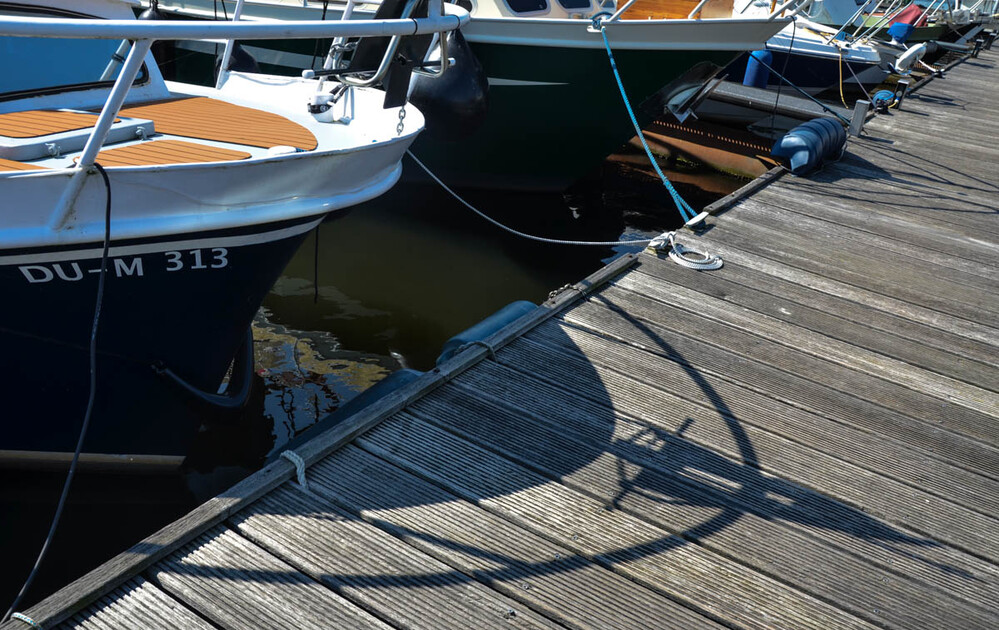 Schatten "Boot am Steg"
Verena
Schlüsselwörter: 2021