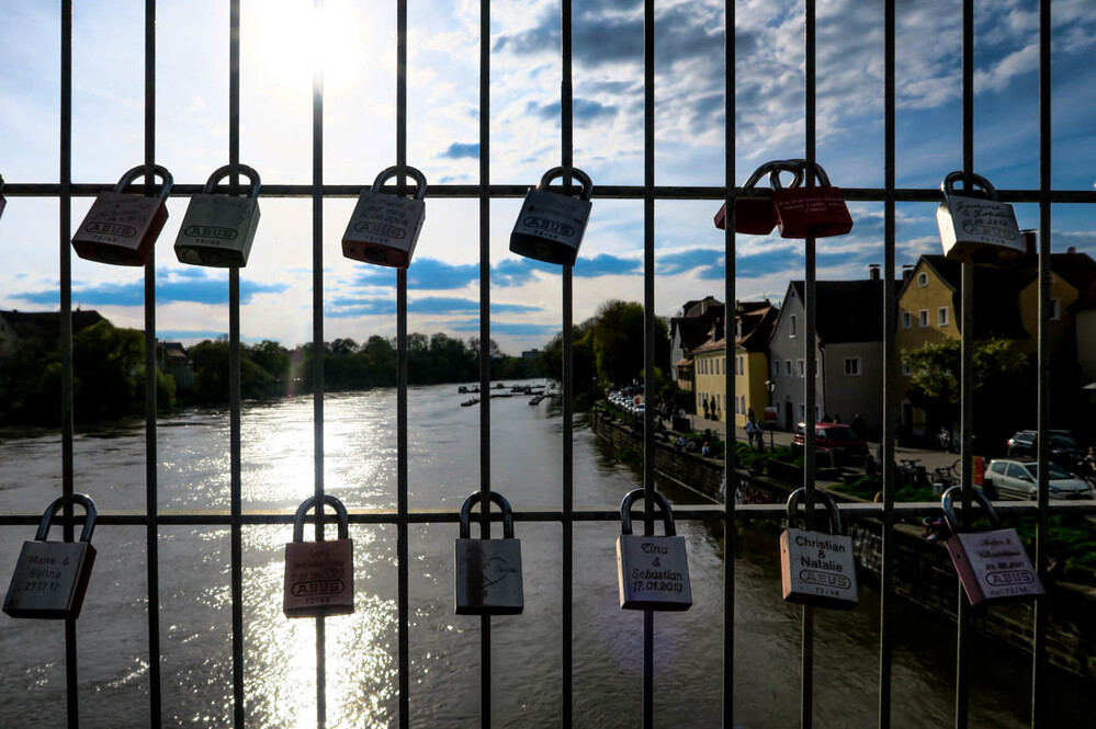 Frei "Liebe für immer"
Verena
Schlüsselwörter: 2023