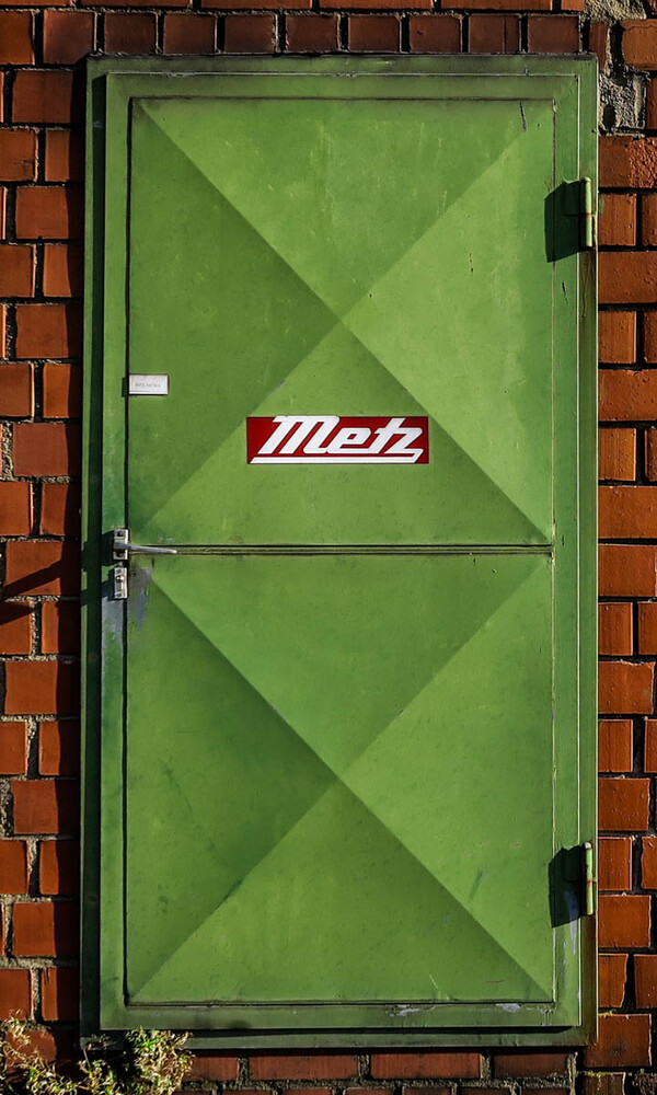 Türen und Tore "Tür zum Kuhstall"
Verena
Schlüsselwörter: 2022