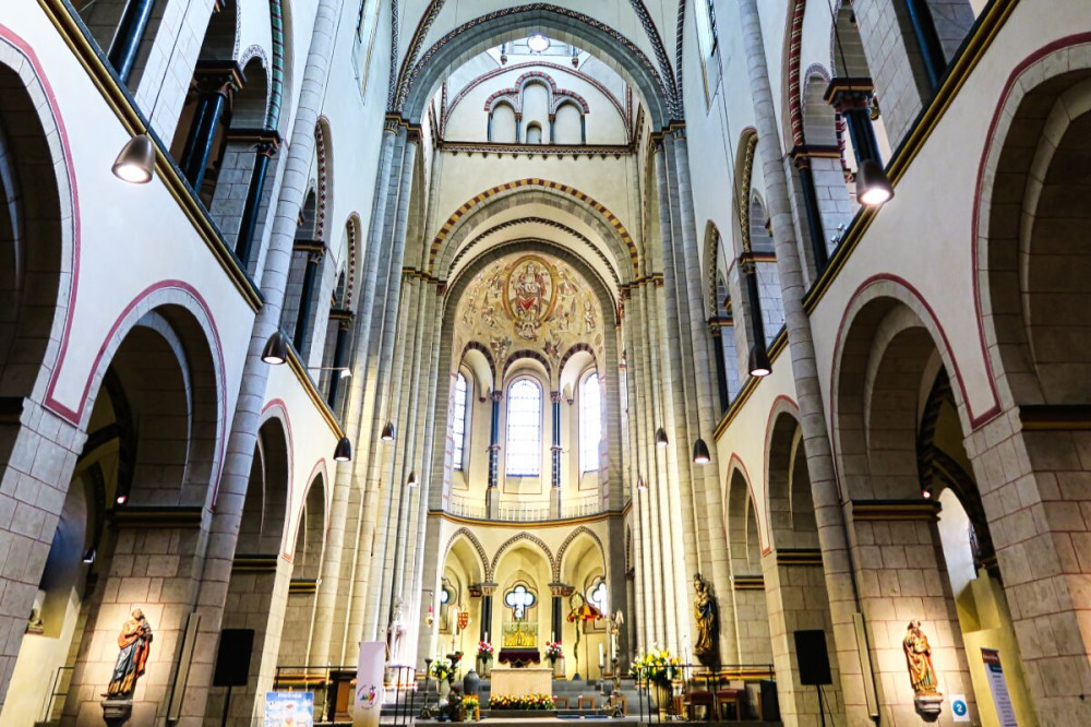 Stadtführung-das historische Neuss  „Münster“
Verena
Schlüsselwörter: 2025